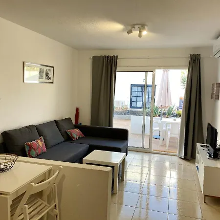 Modern In 43 Sqm Shared Pool Apartment *