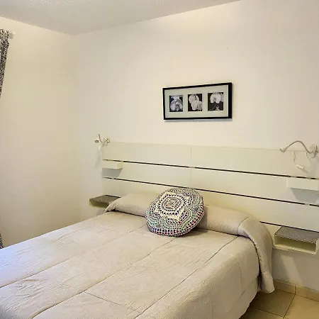 Modern In 43 Sqm Shared Pool Apartment *
